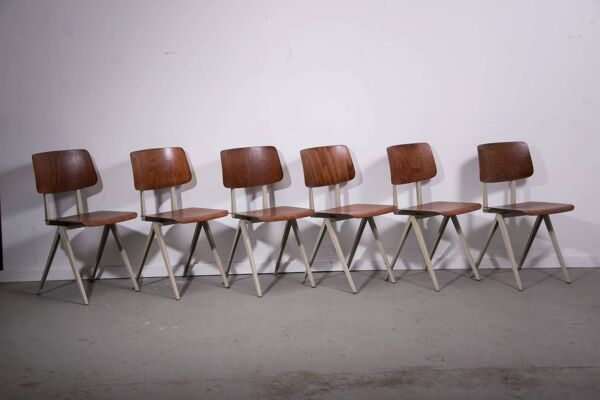 Chaise S16 par Galvanitas. Environ 1970.