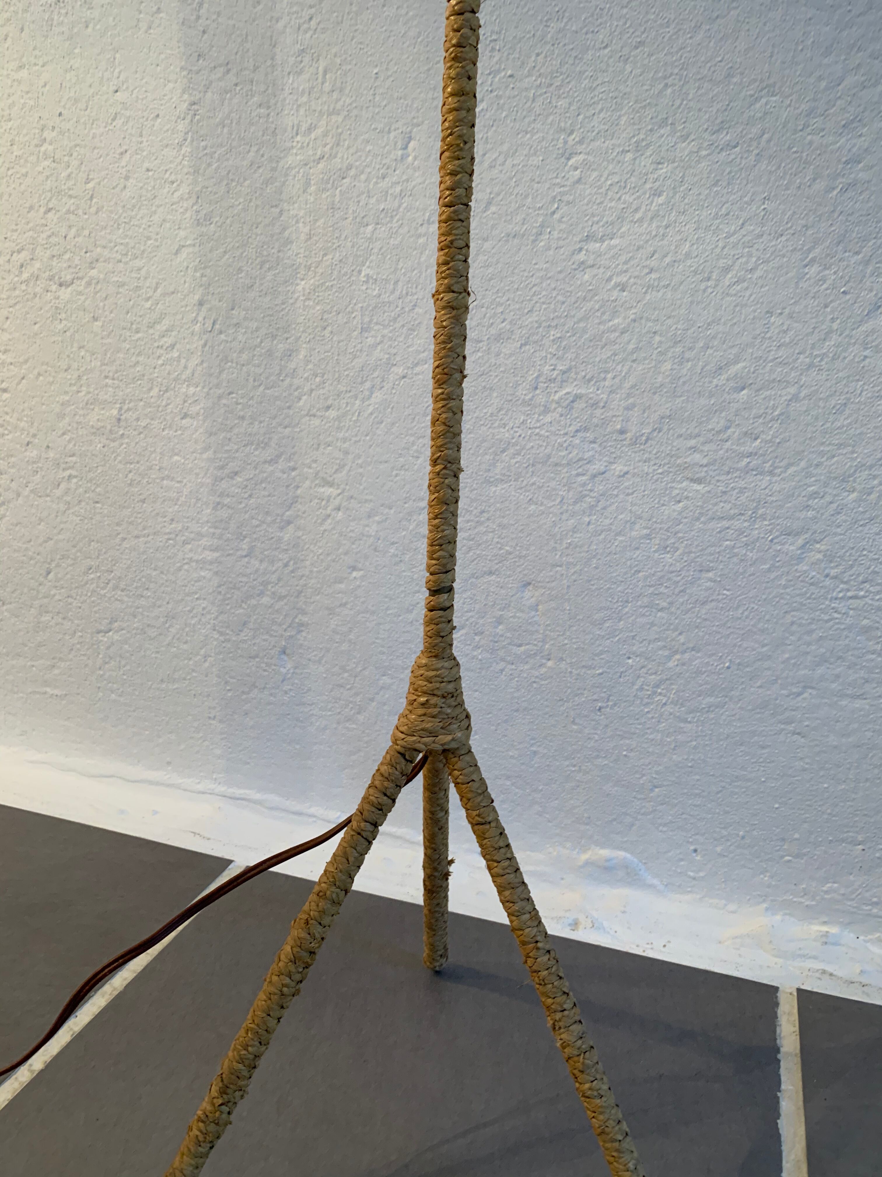 Vintage tripod rope lamppost