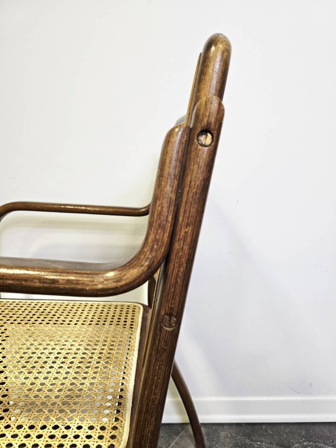 Fauteuil en bois cintré des années 60