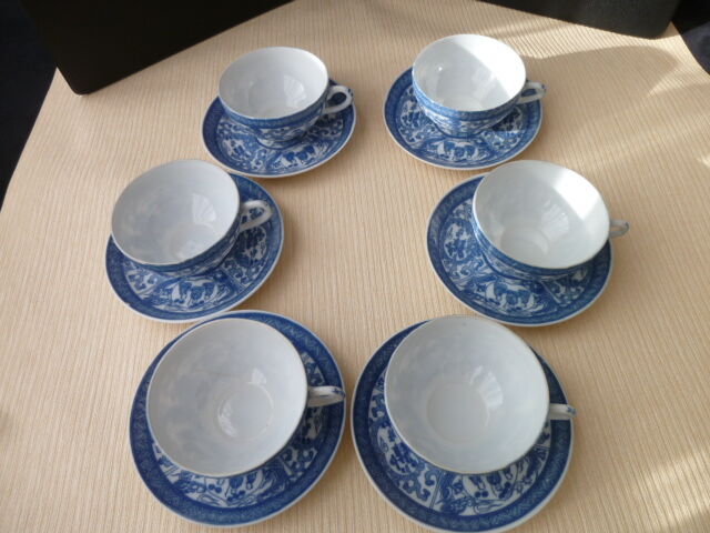 Set of 6 small tea cups or coffee made of Japanese porcelain