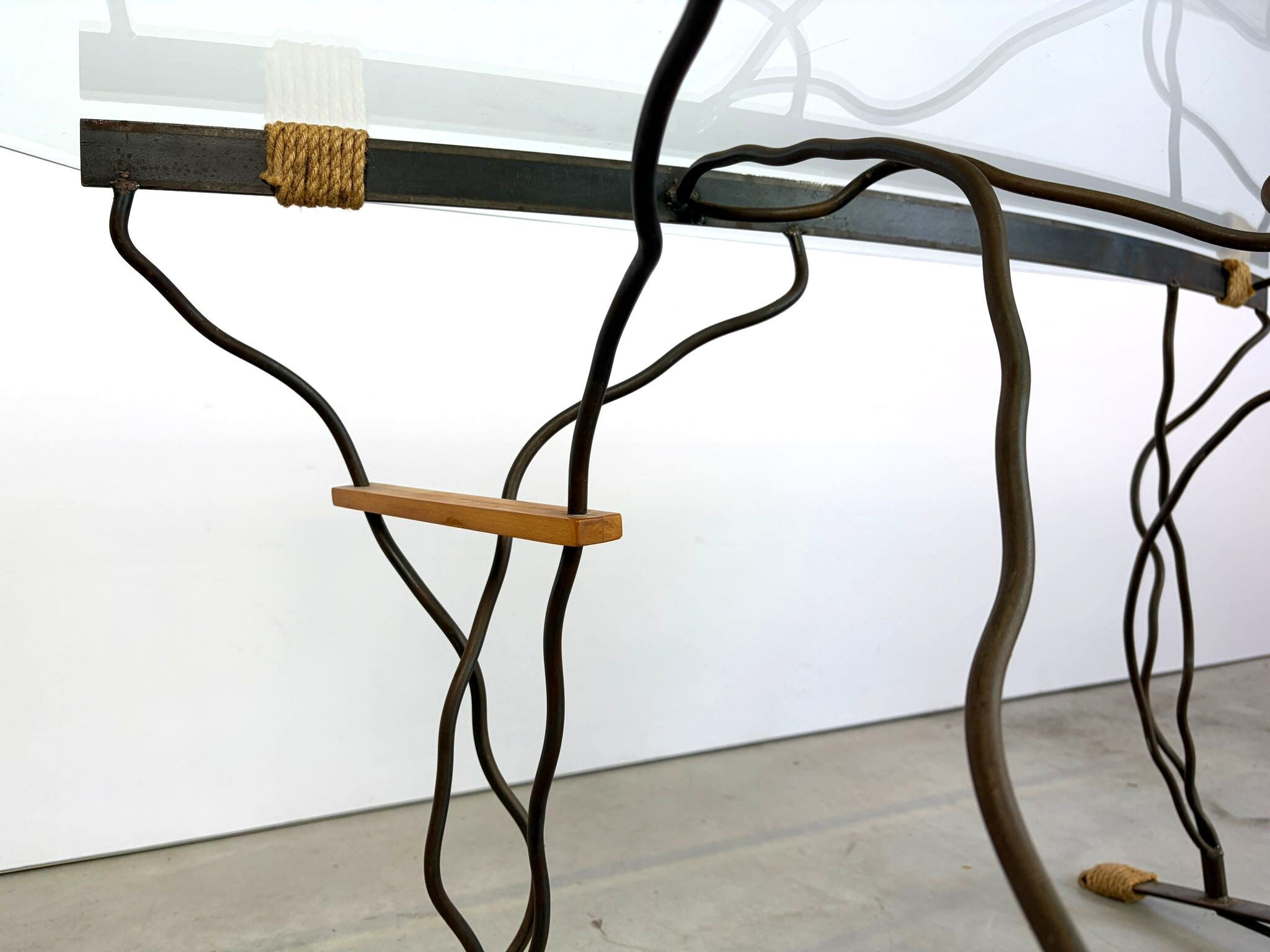 Table à manger vintage en fer forgé et verre, années 1970