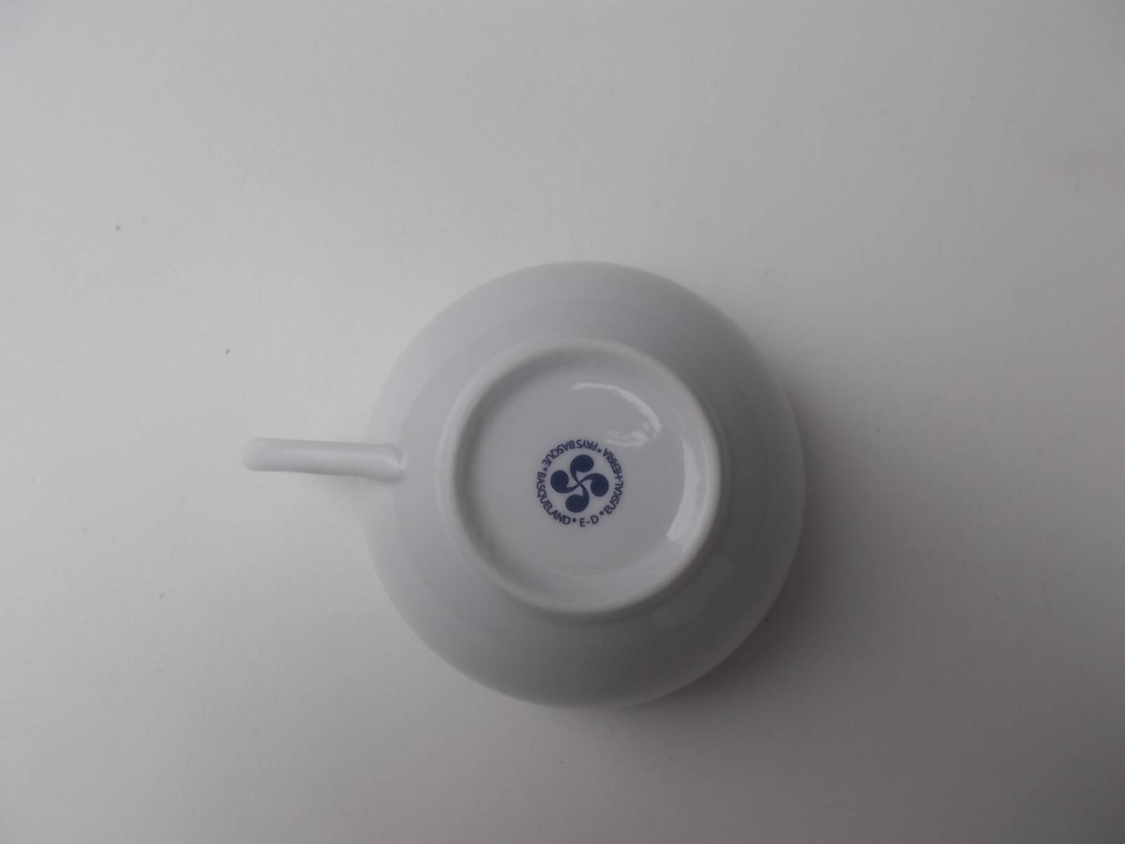 2 Basque porcelain lunches