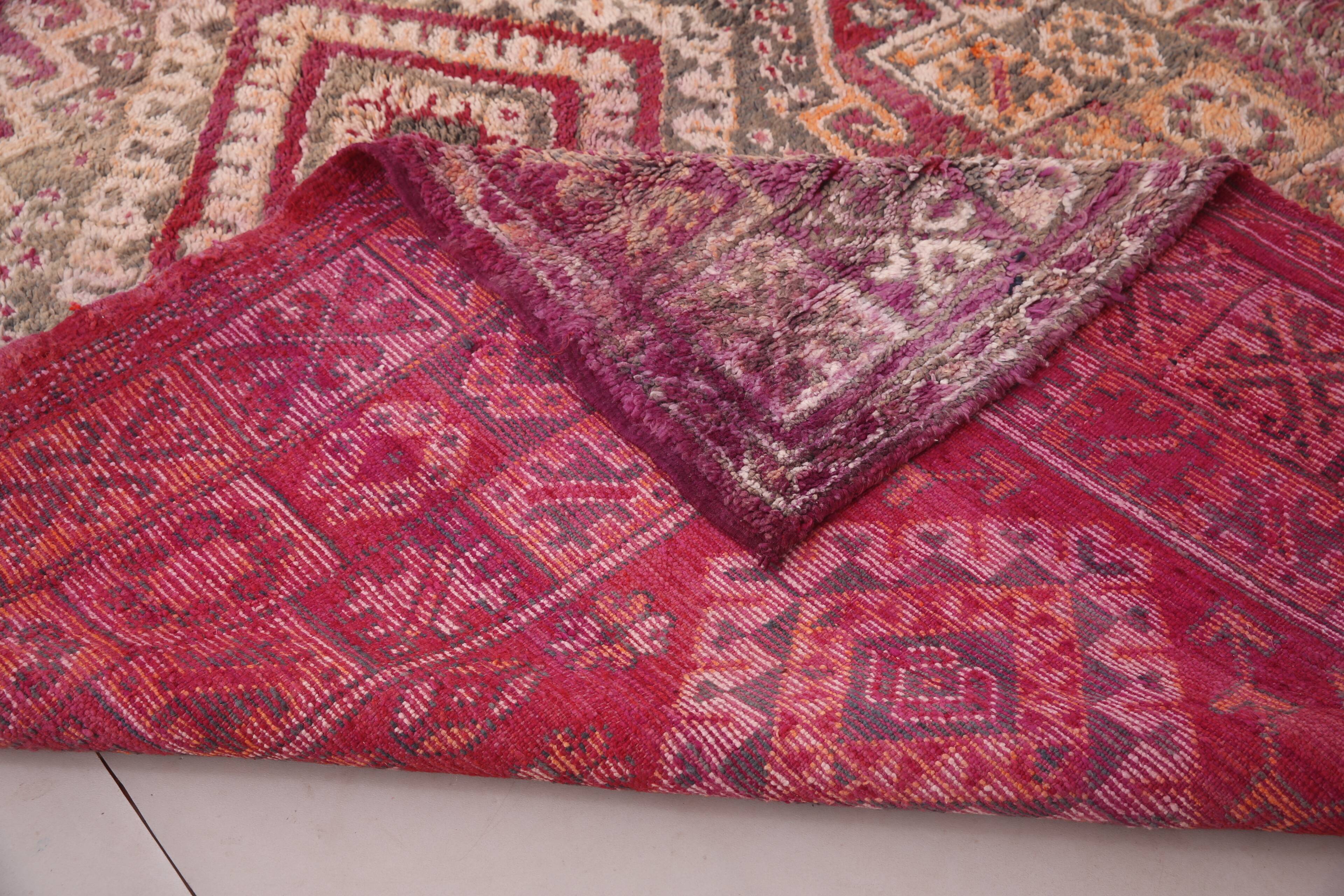 Tapis marocain vintage violet 230 x 402 cm - Tapis en laine berbère ancien fait à la main