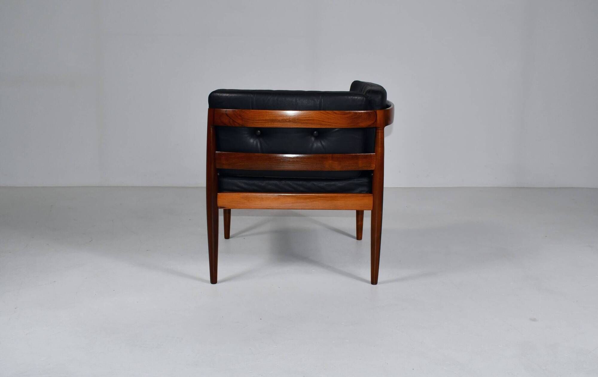 Univers corner chair by Kai Kristiansen for Magnus Olesen. 1965.