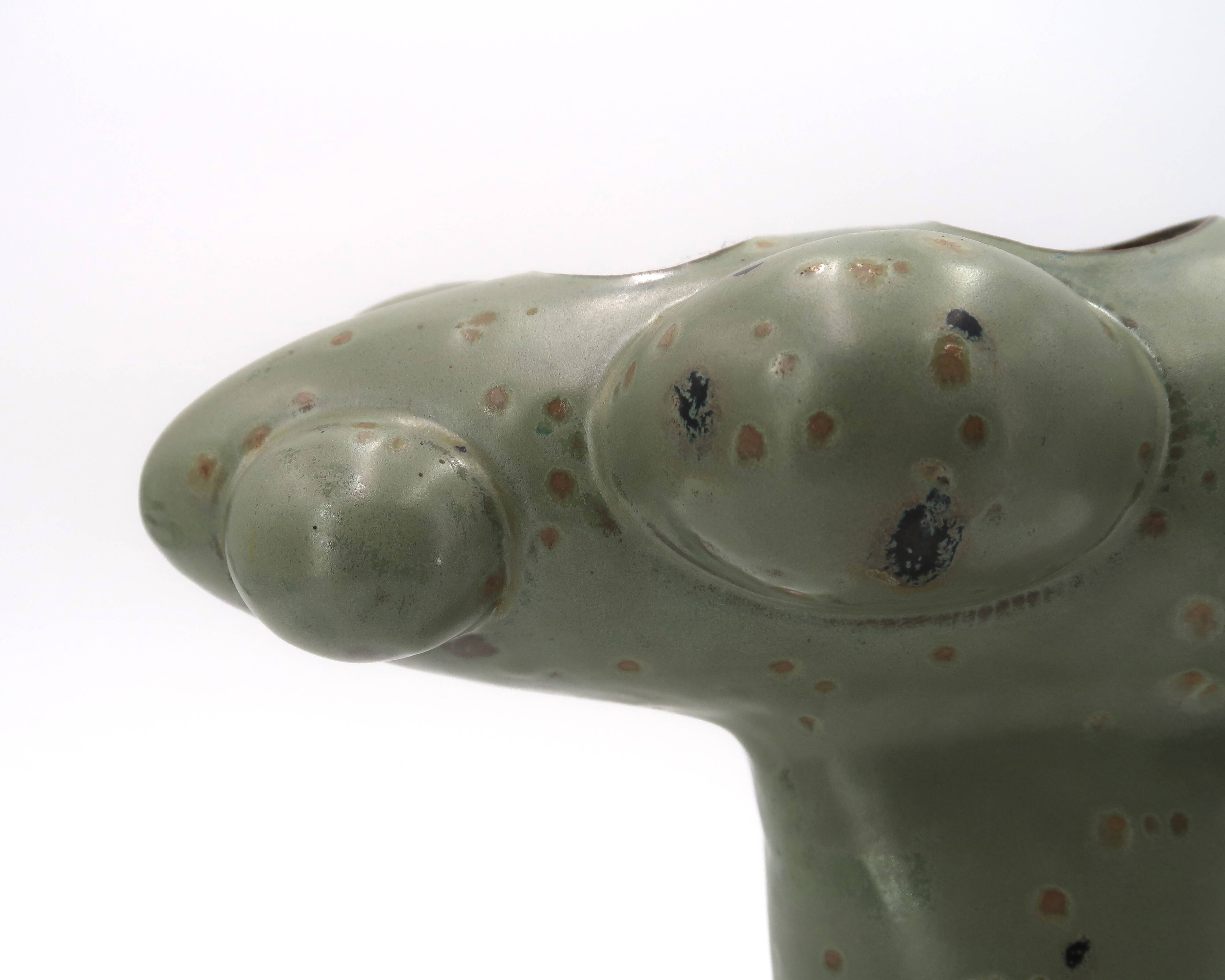 Organic sculptural accent lamp in green ceramic