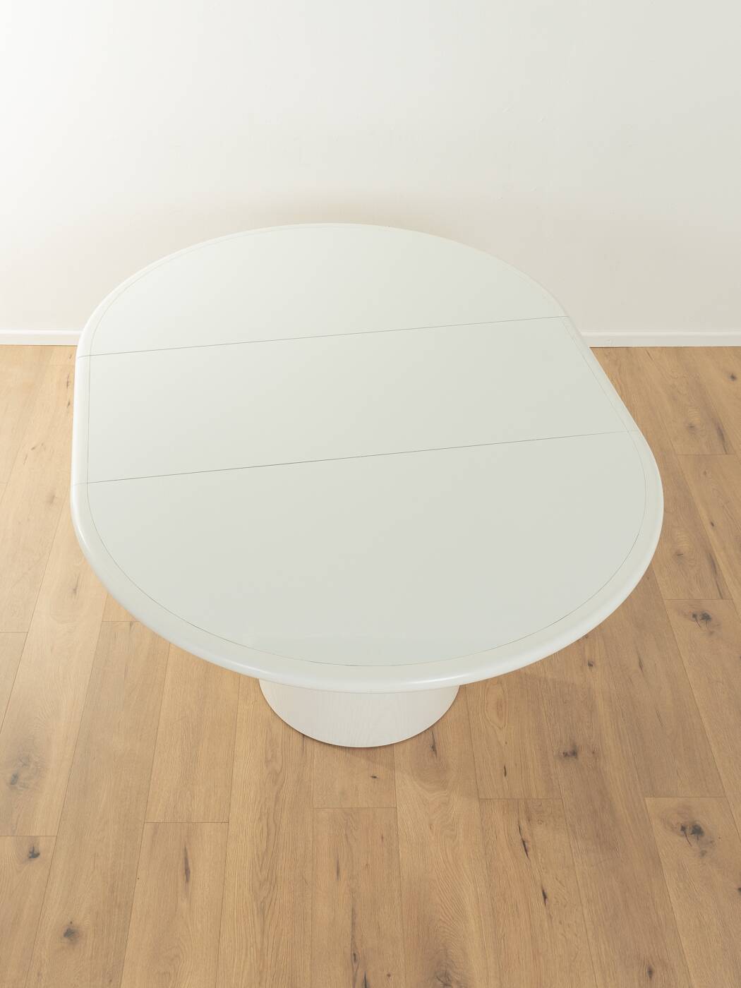 Table à manger postmoderne