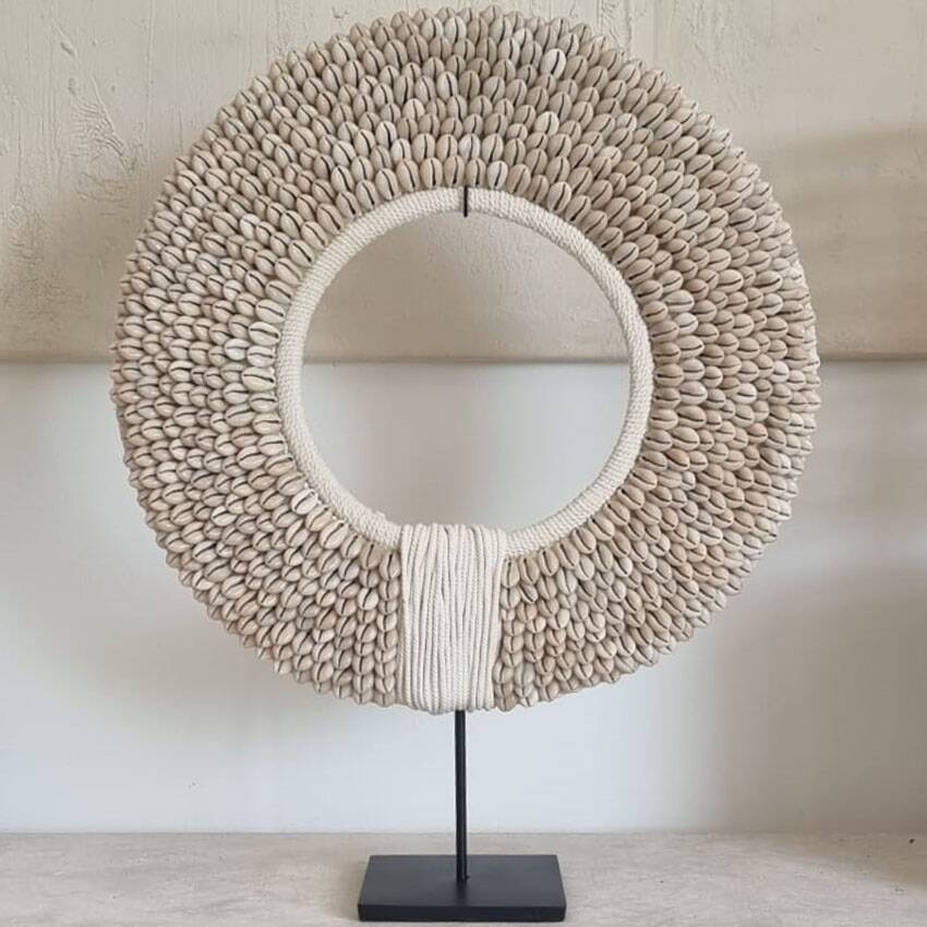 Decorative Papuan shell necklace