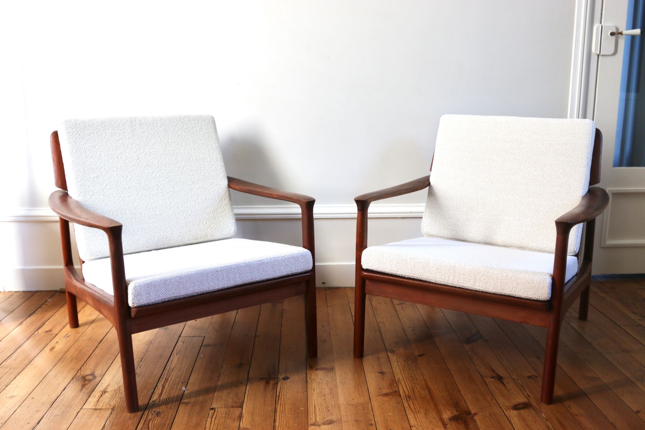 Pair of vintage Scandinavian teak armchairs from the 1960s.