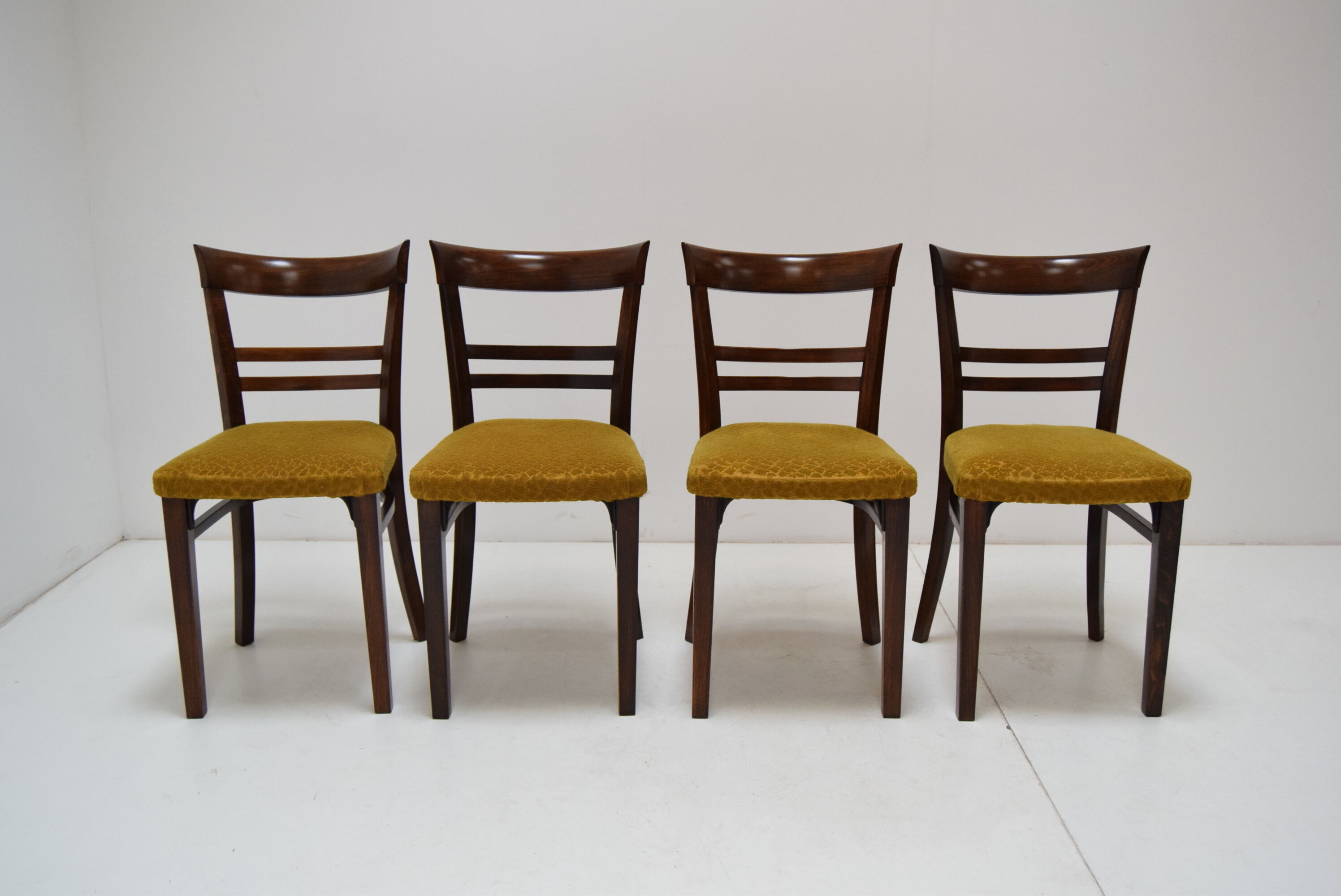 Set of Four Art Deco Dining Chairs By Fischel,1930‘s.