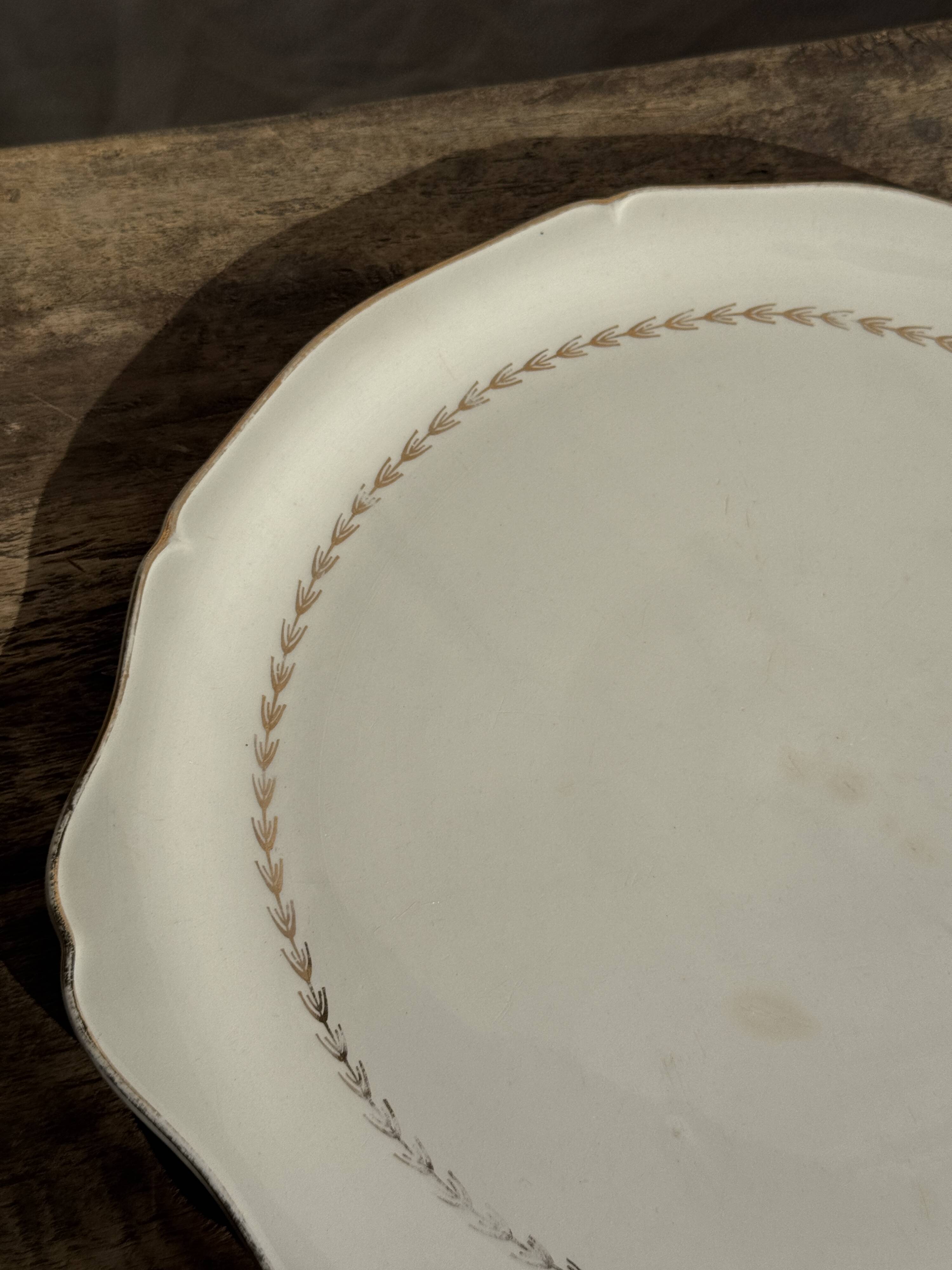 Large earthenware tart dish from Gien Quimper with a golden rim D35