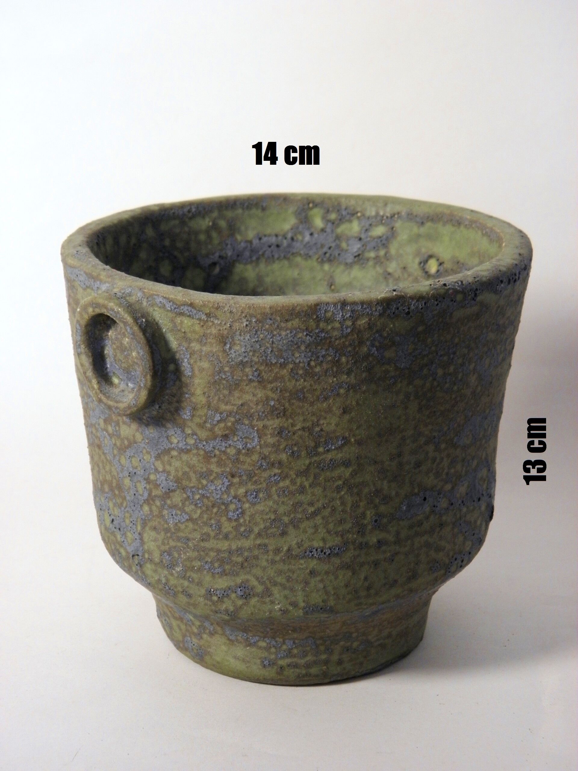 Ceramic pot lava effect