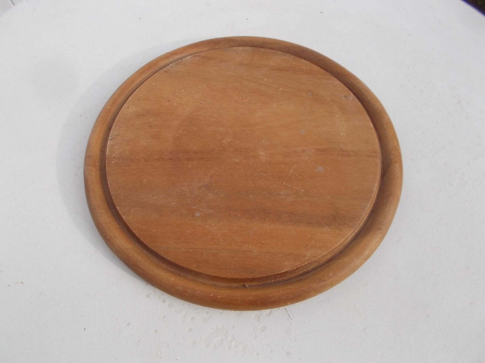Vintage round chopping board