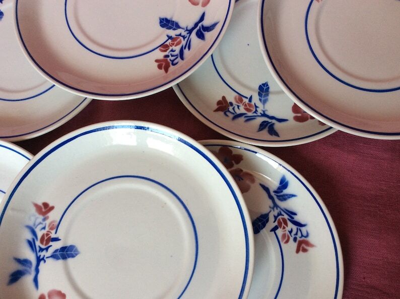 Set of 7 porcelain dessert plates