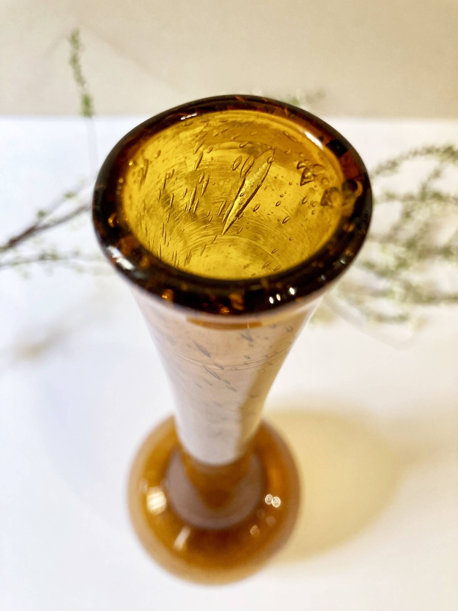 Vase soliflore en verre bullé de Biot, années 1950