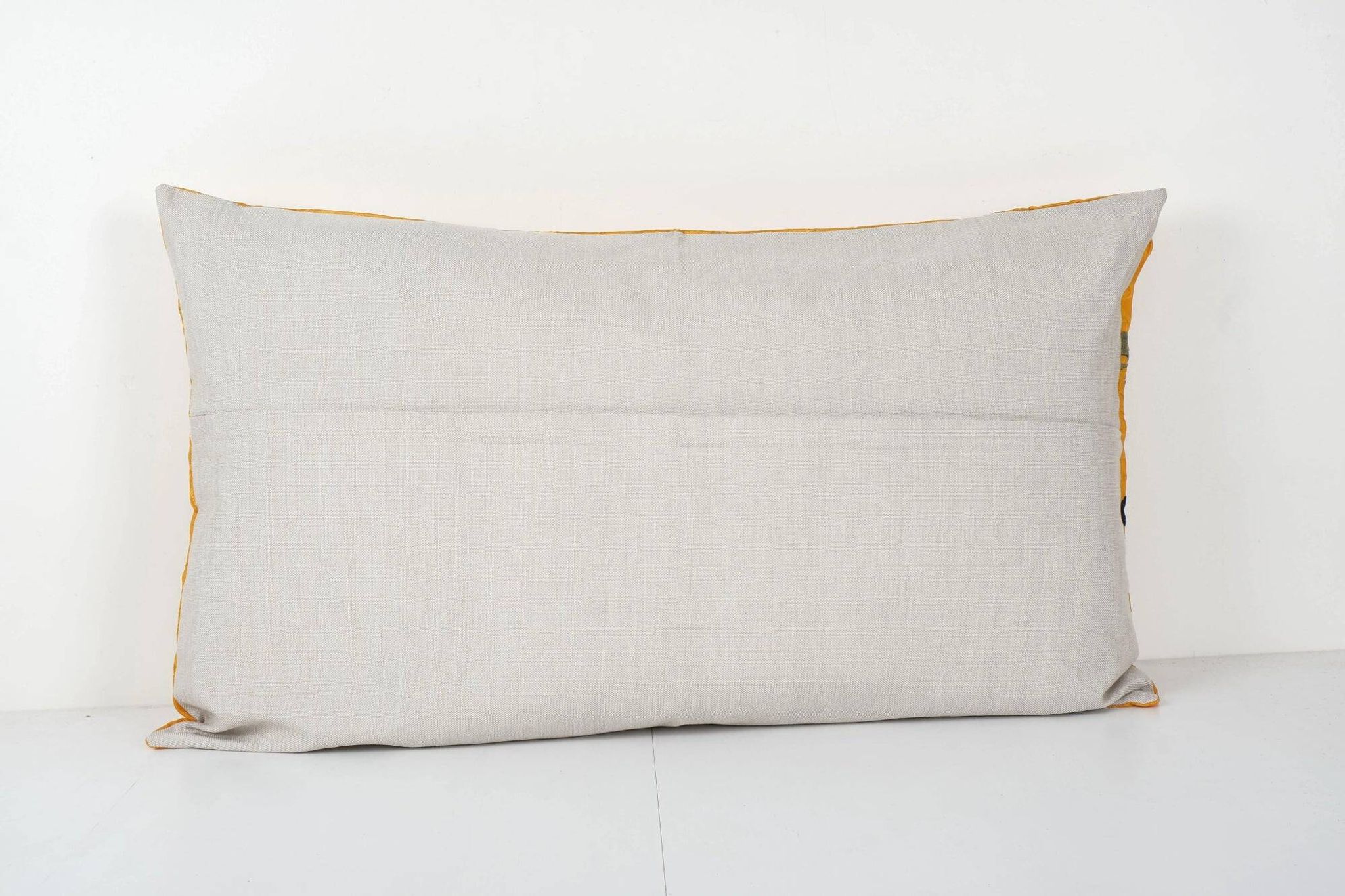 Housse de coussin brodée vintage 102x61 cm