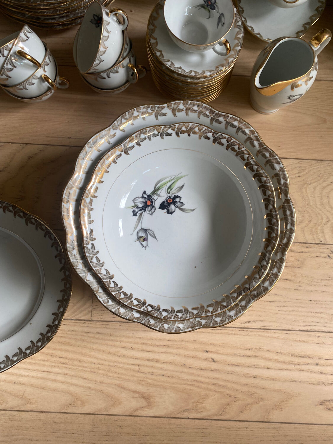 Porcelain - 79-piece dinner service