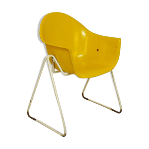 Chaise d'enfant jaune