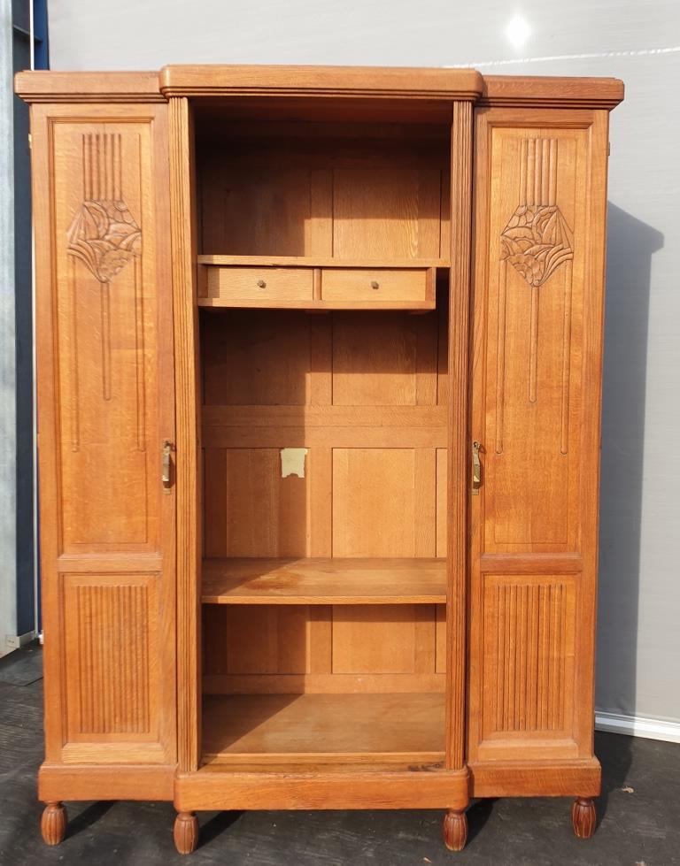 Library cabinet Art Deco columns with godrons