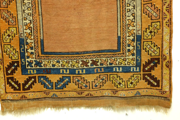 Turkish carpet, late 19th century, 85x140cm.
