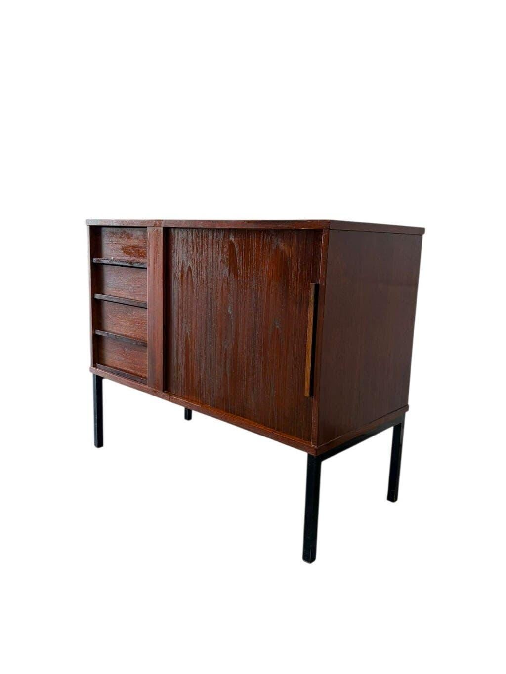 Vintage wooden wardrobe/chest of drawers/cupboard