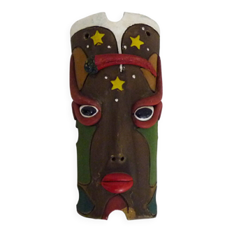 Vintage wall mask of Brazilian popular art by MOURA in clay.