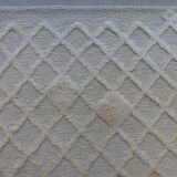 Carpet wool woven and knotted 253 x 153 cm