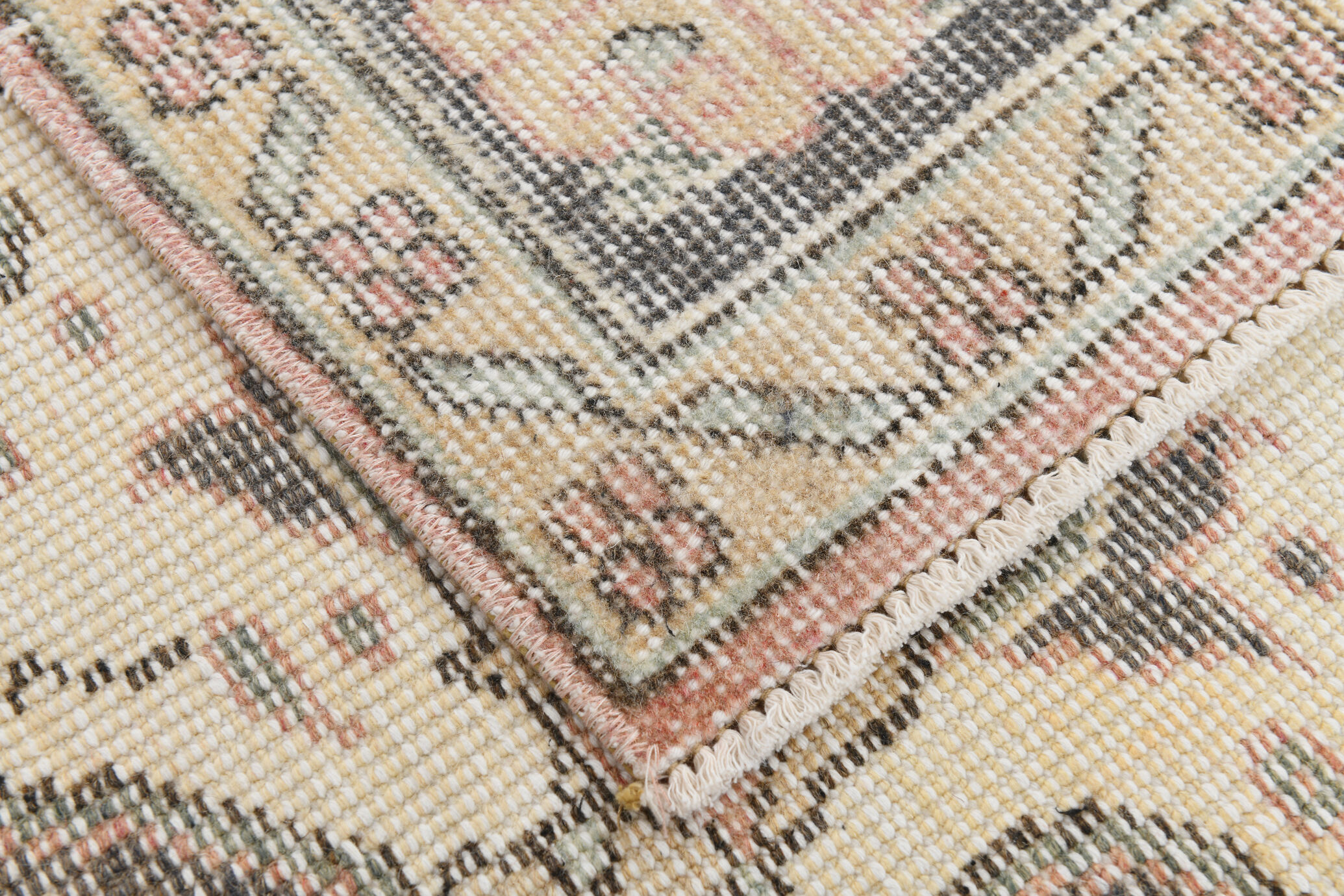 Faded red classic carpet 302x183