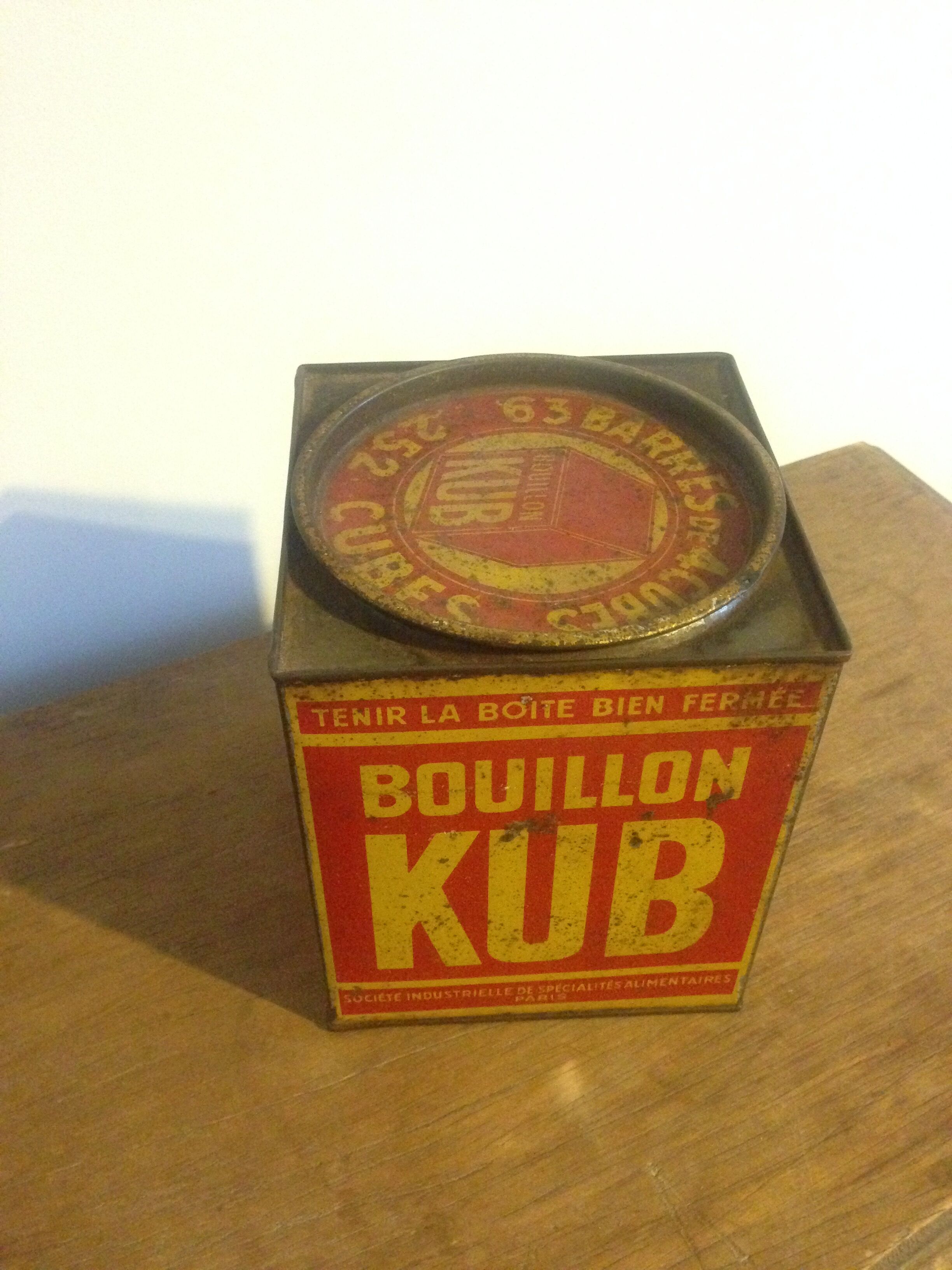Boîte ancienne bouillon KUB MAGGI Selency