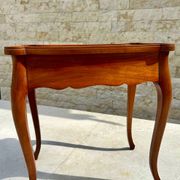 Small flying table in Louis XV style, 20th century.