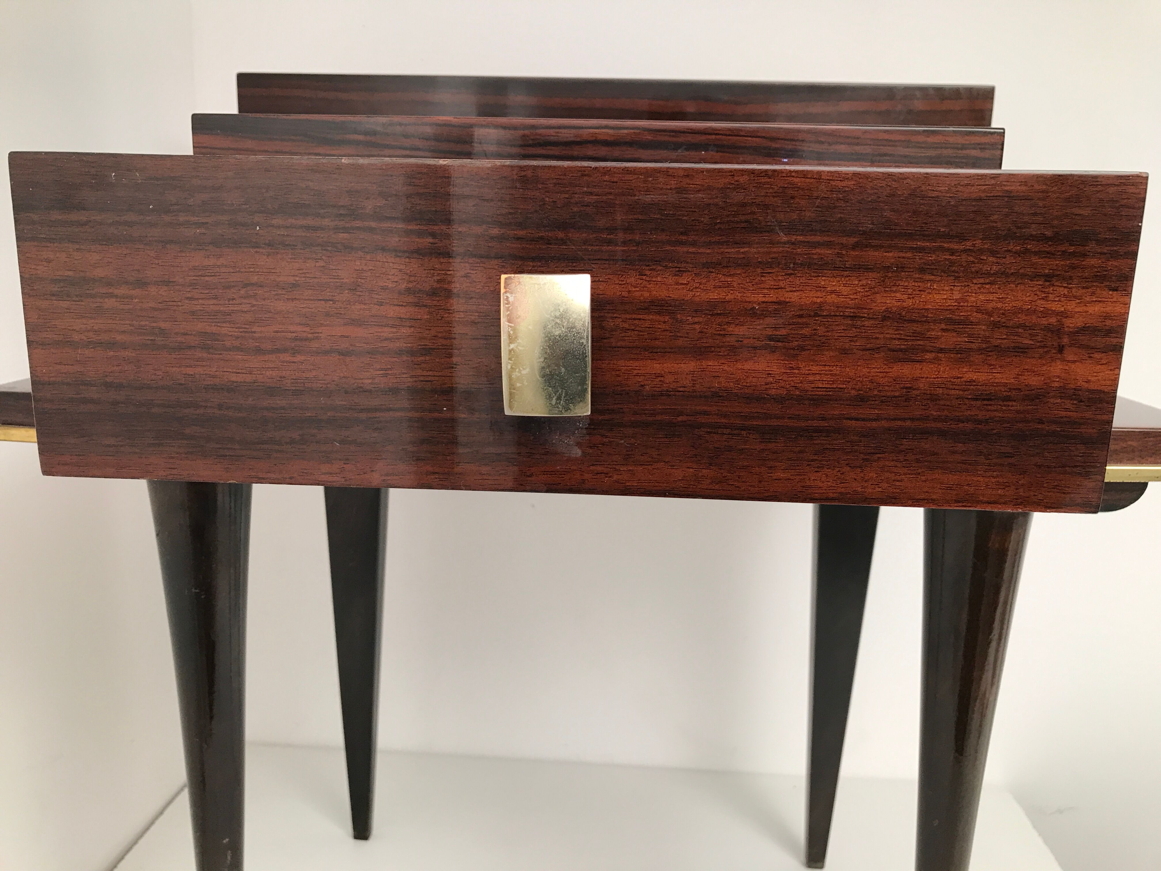 Chevet années 50-60 vintage en formica vernis laqué et pieds compas