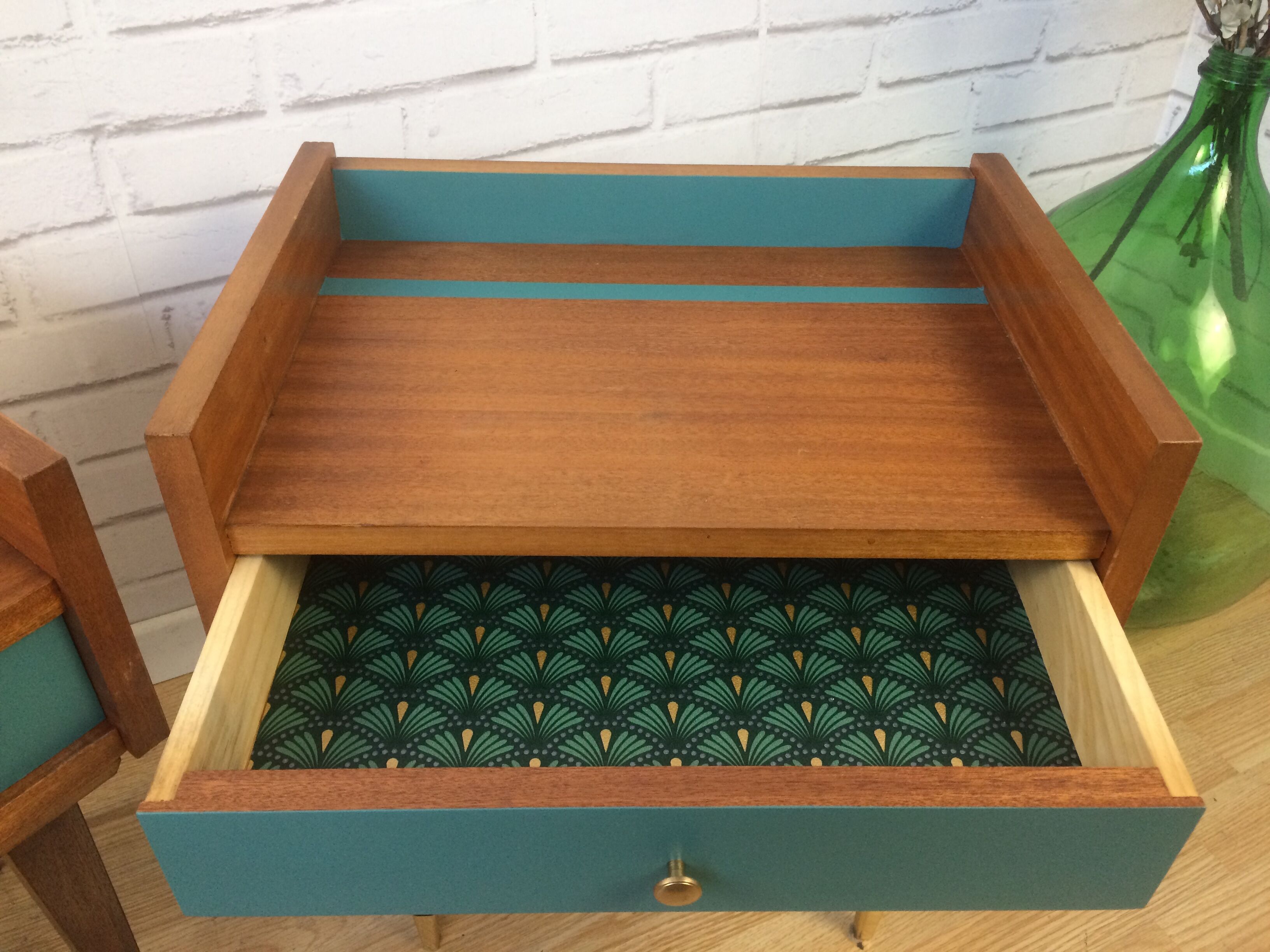 Set of pair of night tables