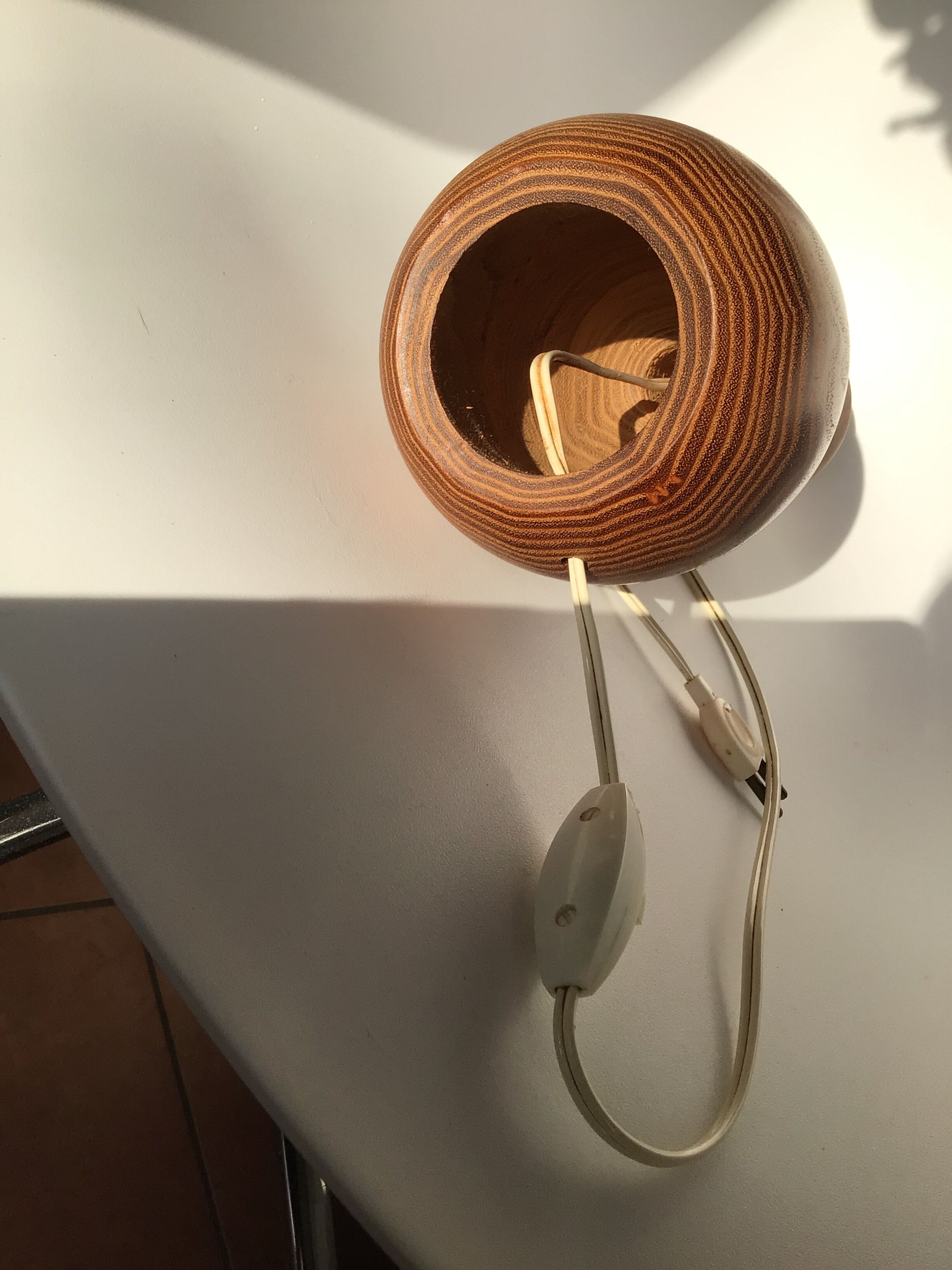 Pied de lampe bois massif creusé 70’s