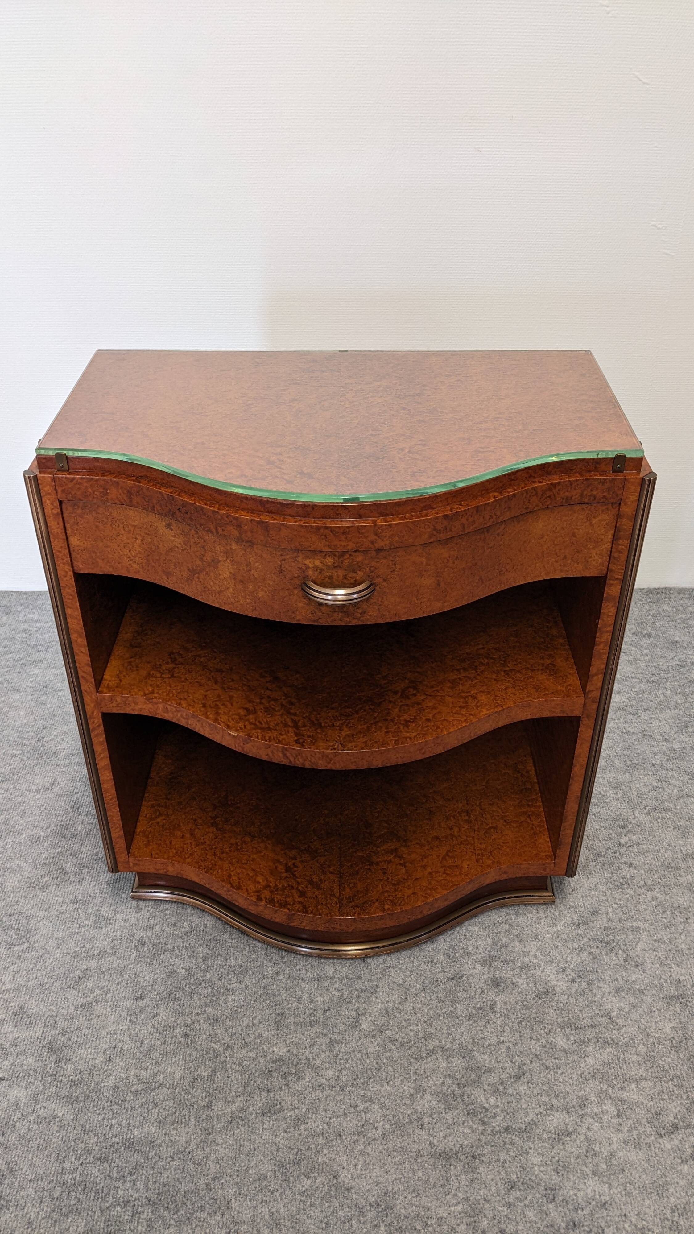 Pair of Art Deco amboyna burl bedside tables circa 1920