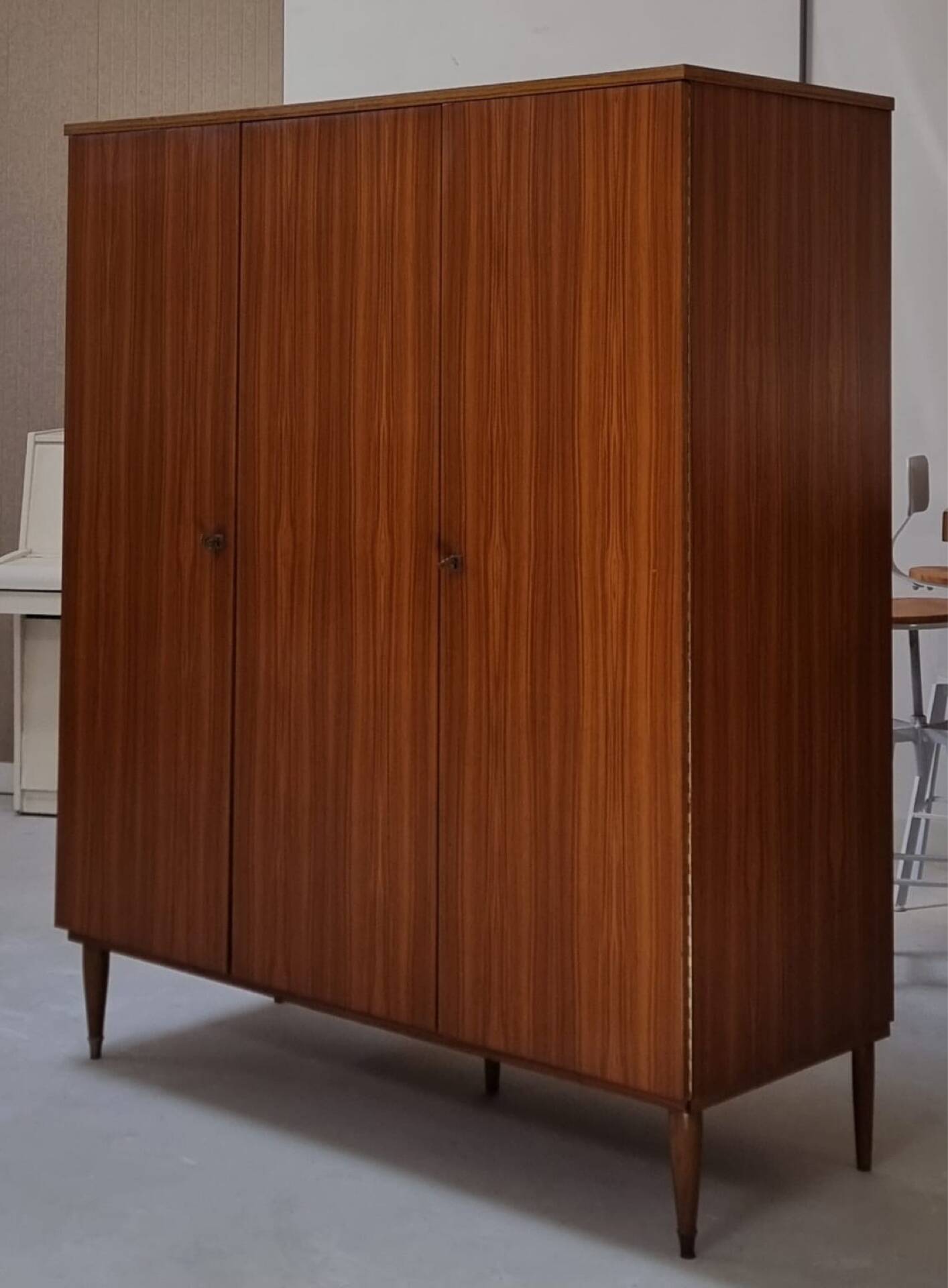 Armoire du milieu du siècle