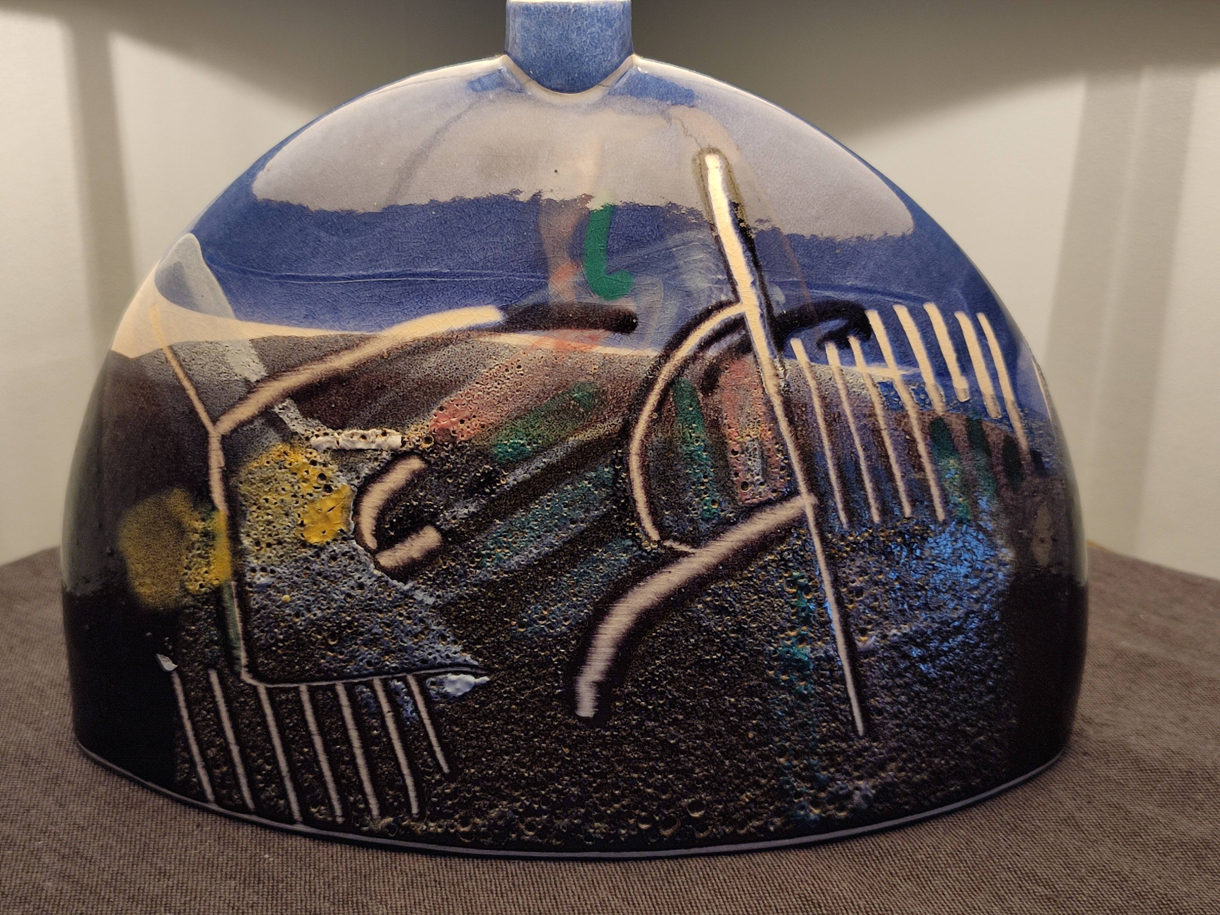 Table lamp with its vintage ceramic lampshade