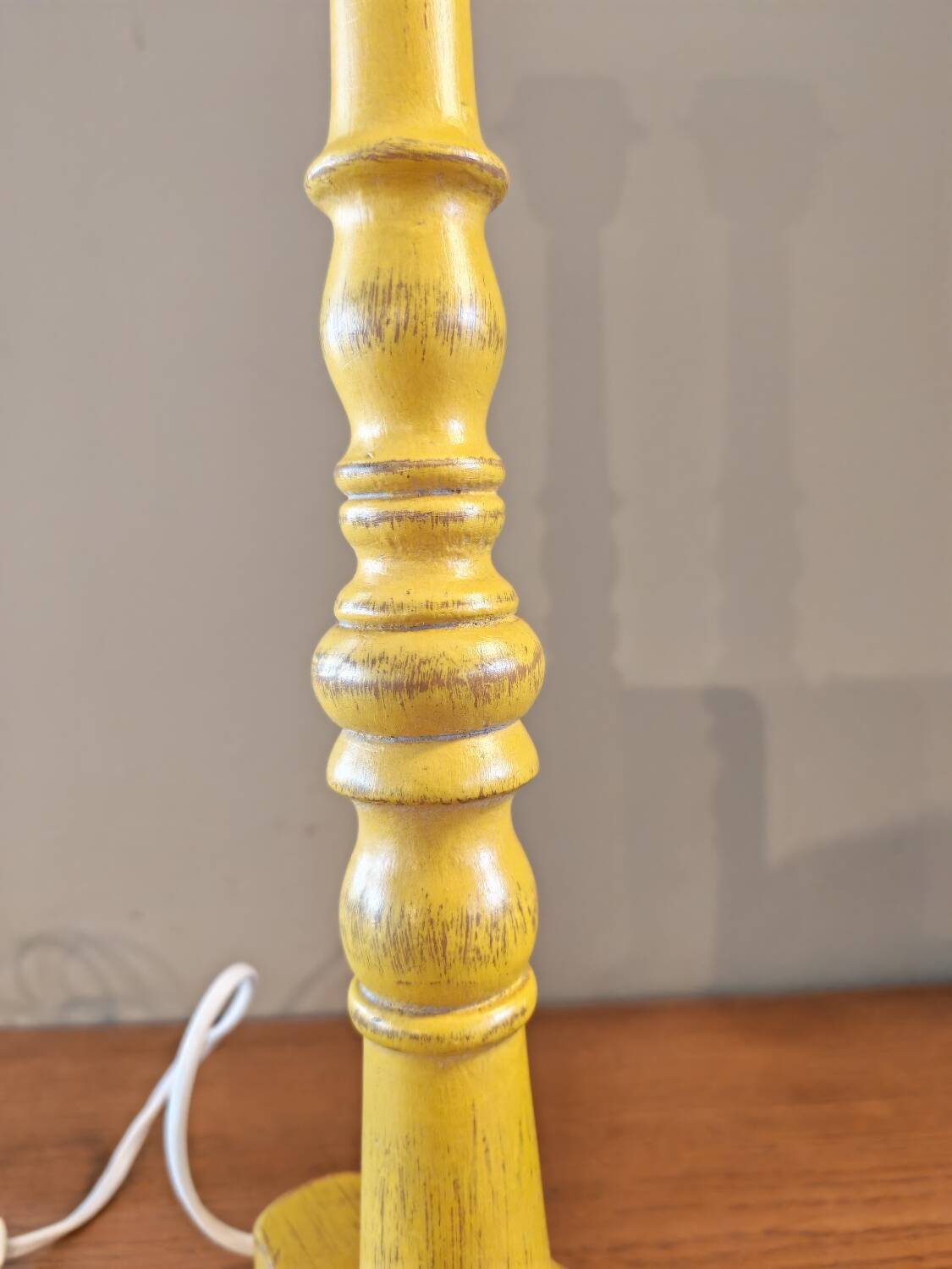 Paire de pieds de lampe bois tourné vintage.