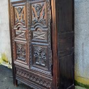 Breton wardrobe from the country of Leon of the 19th century