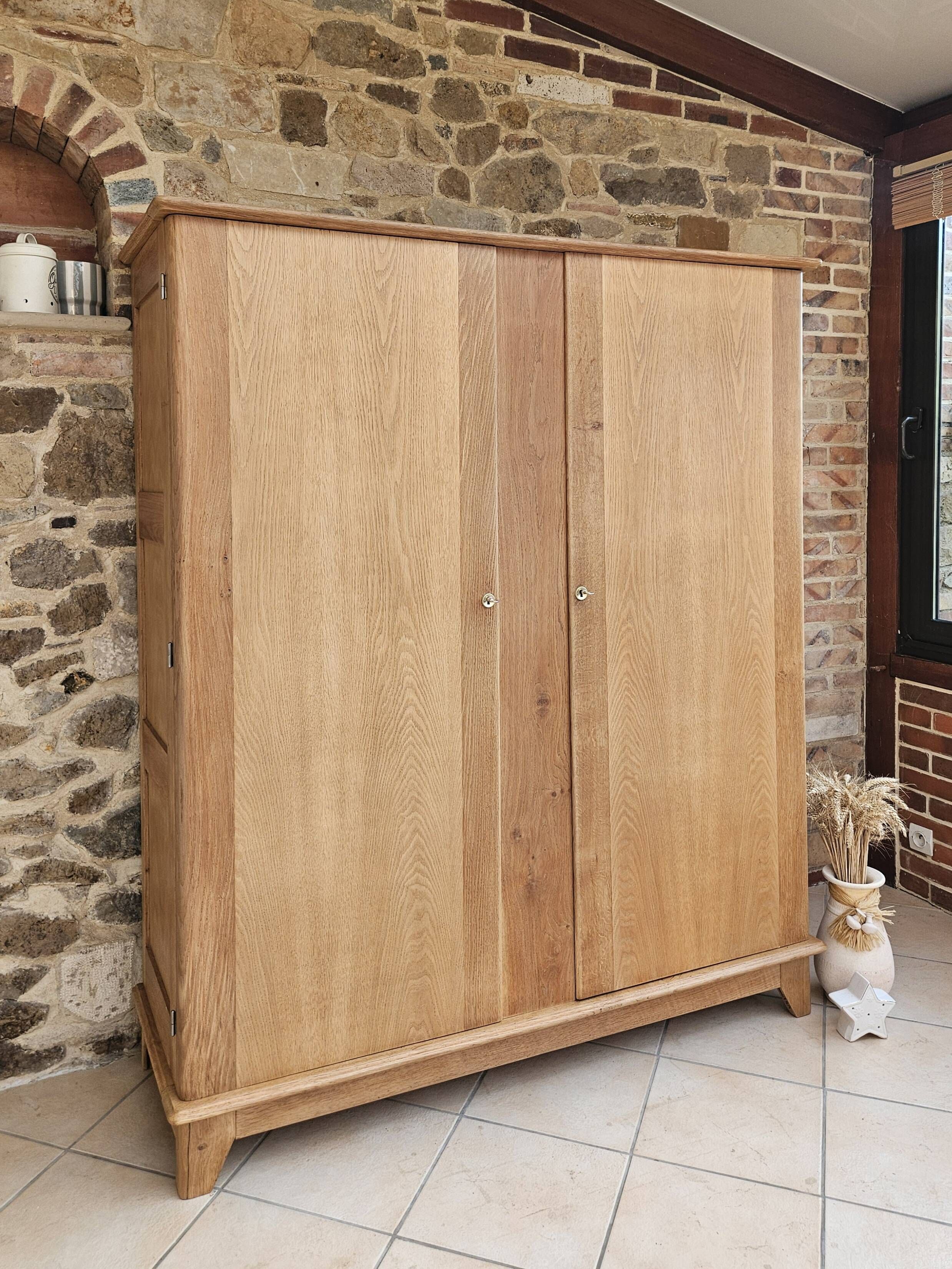 Armoire vintage