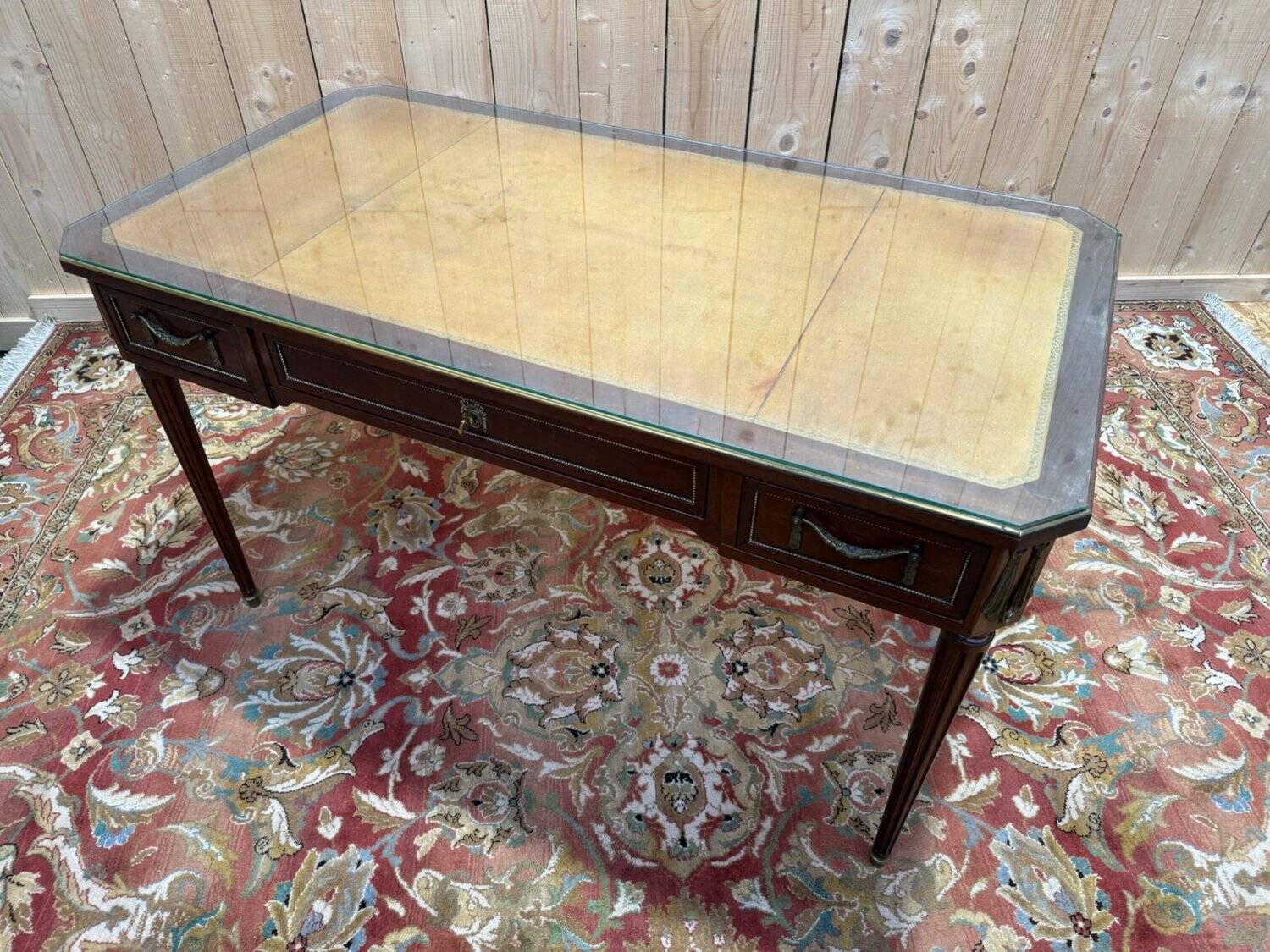 Louis XVI flat desk in mahogany, attributed to Jansen.