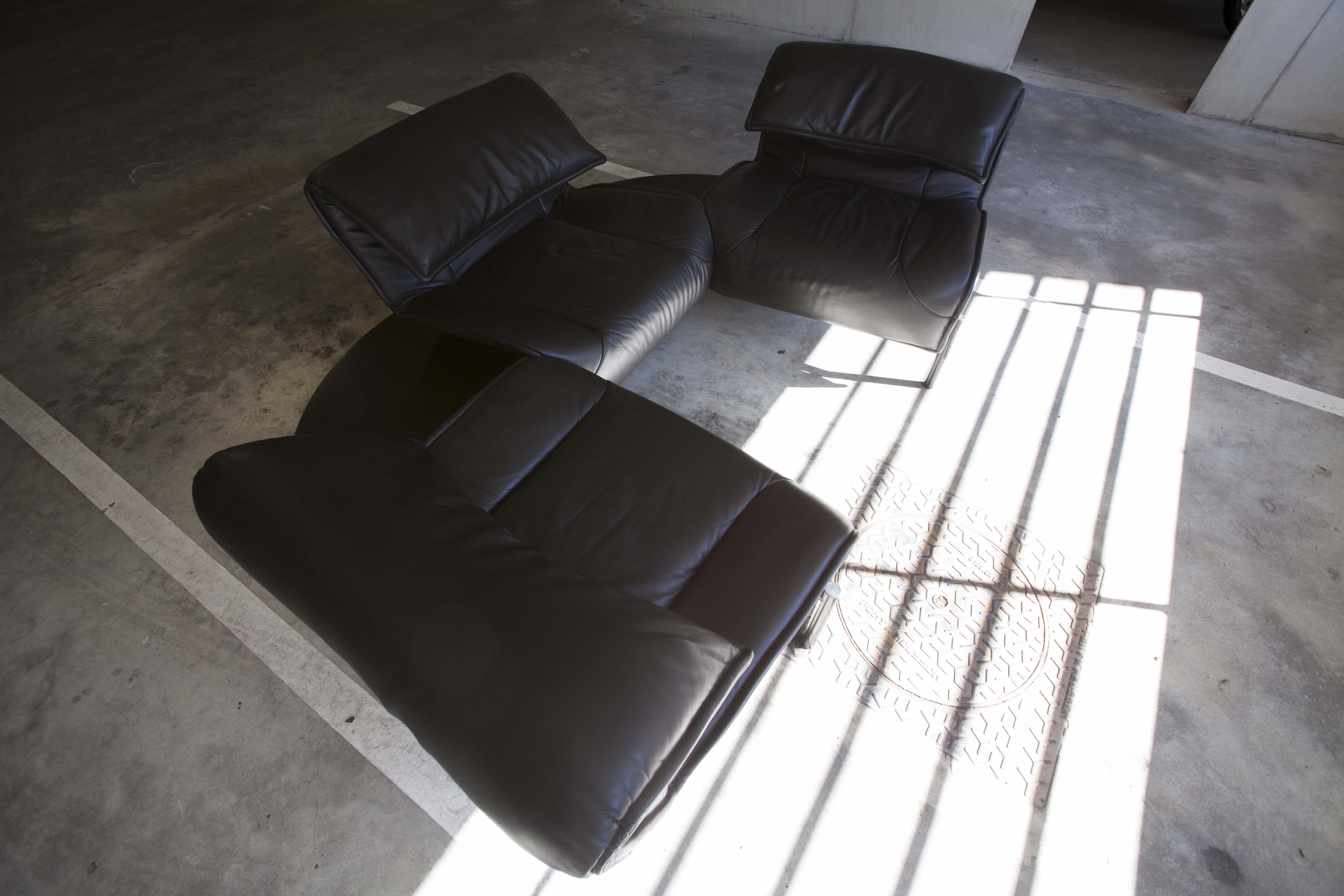 Leather sofa model "Veranda" Vico Magistretti for Cassina