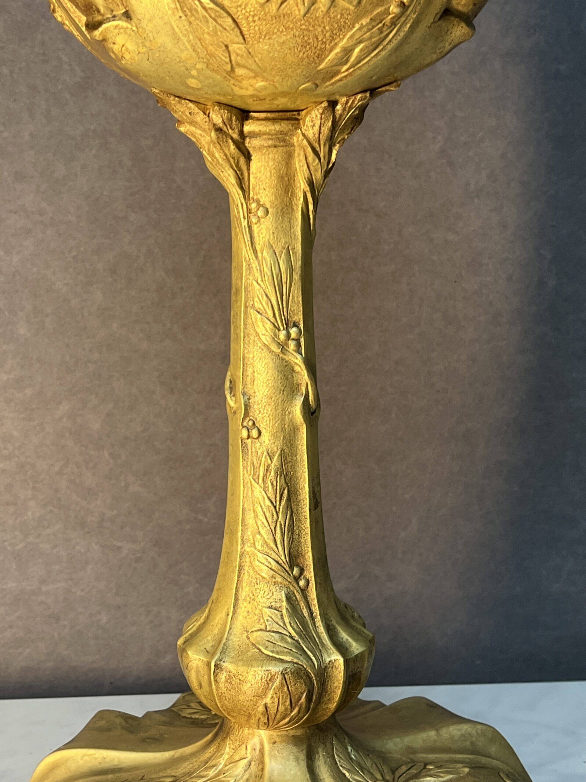 Beautiful and old oil lamp in gilded bronze, attributed to Georges Leleu