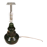 Grande lampe de table en faïence émaillée.