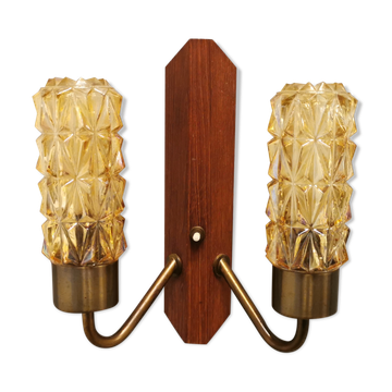 Ancienne applique danoise, avec double source de lumière, en bois de teck, verre de couleur ambre et laiton