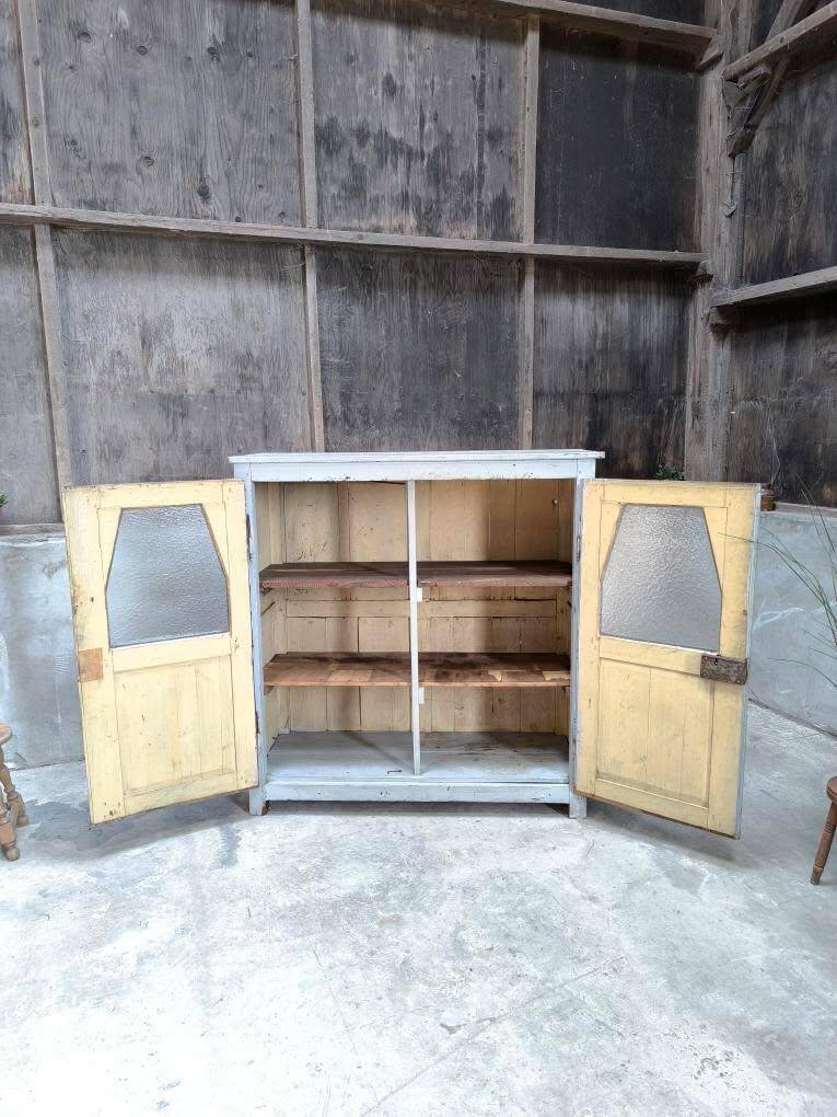 Workshop display cabinet