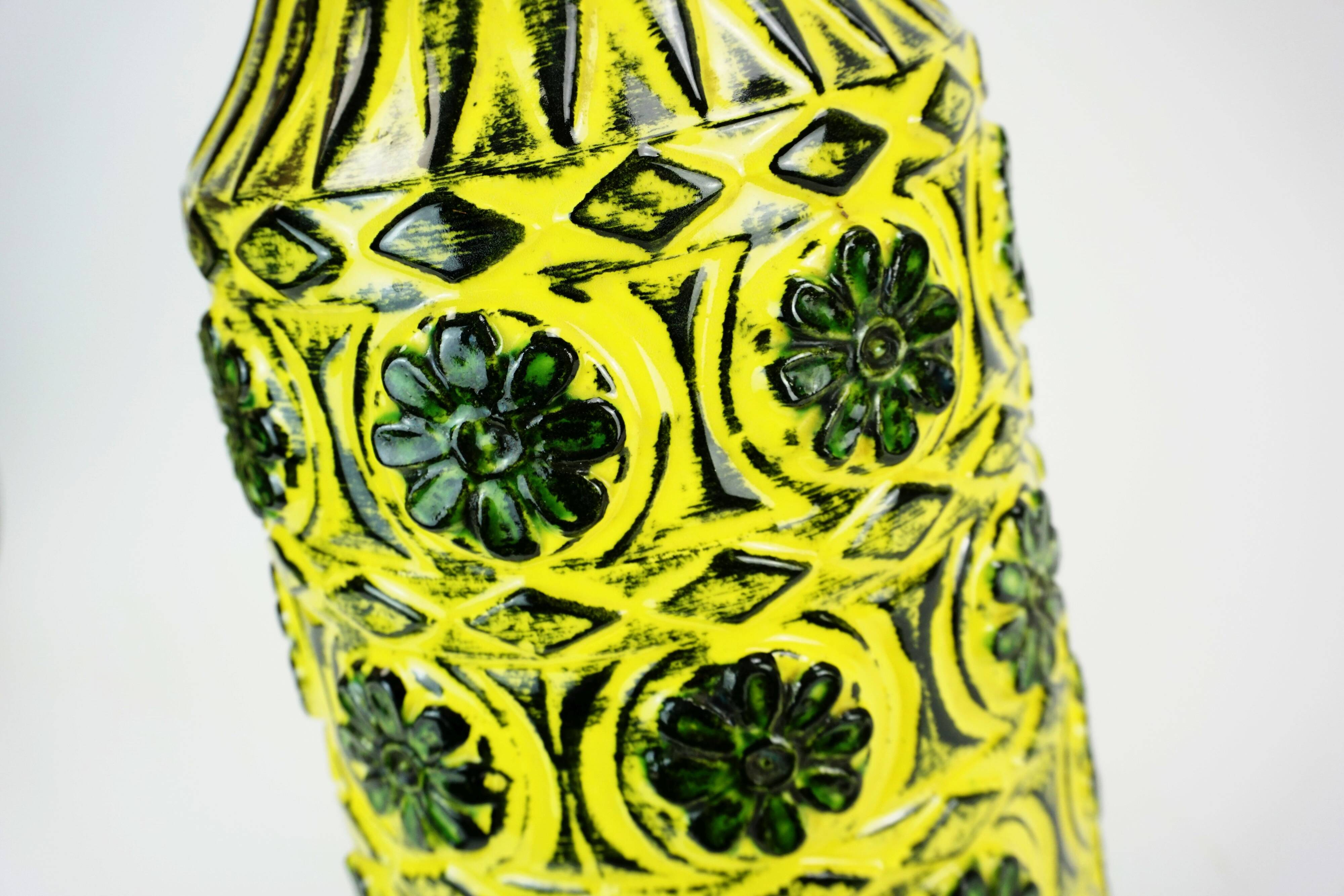 1960s bay keramik vase relief flower decor green yellow black model 76 40