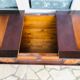 Table basse en bois avec niche intérieure