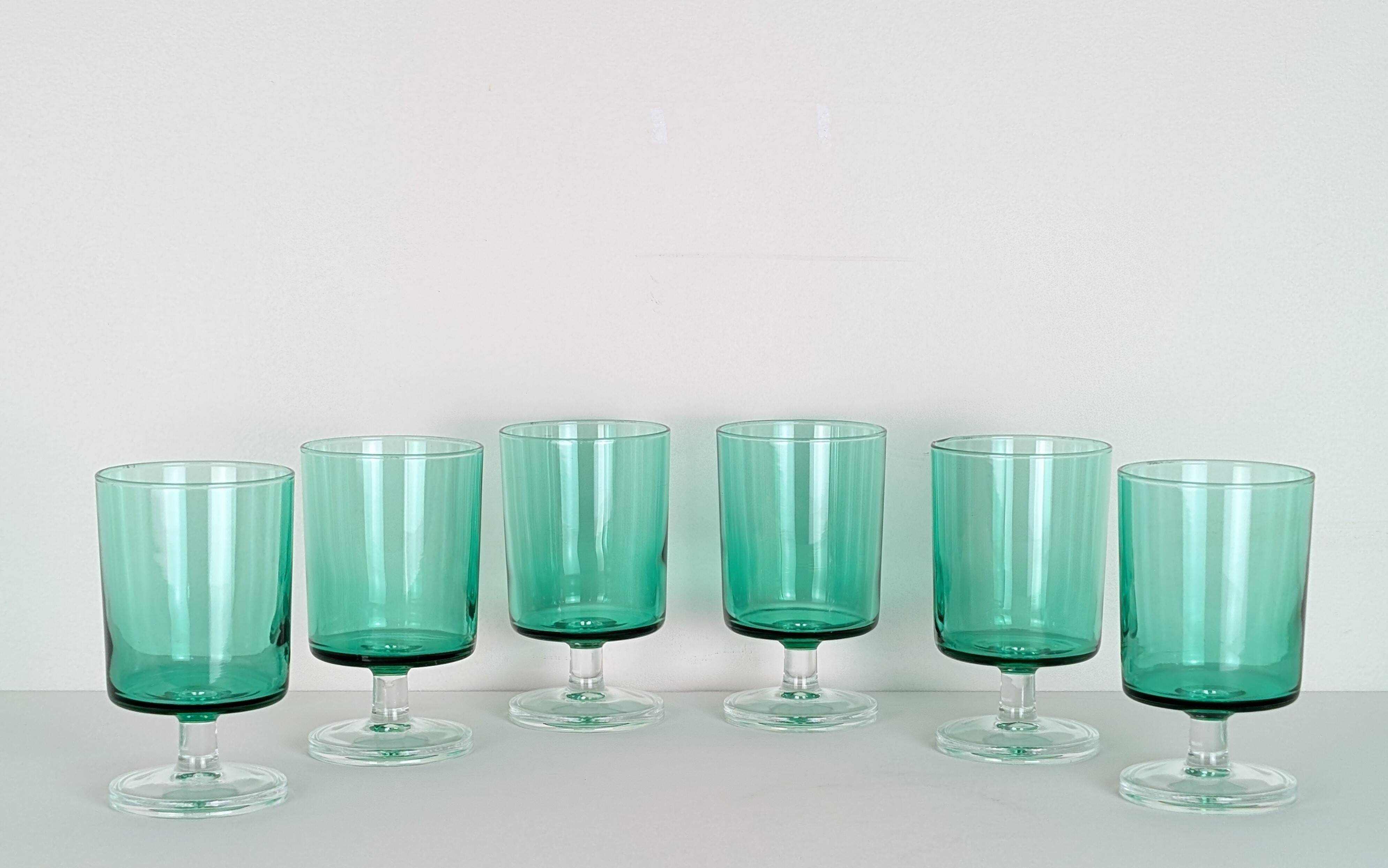 6 water glasses