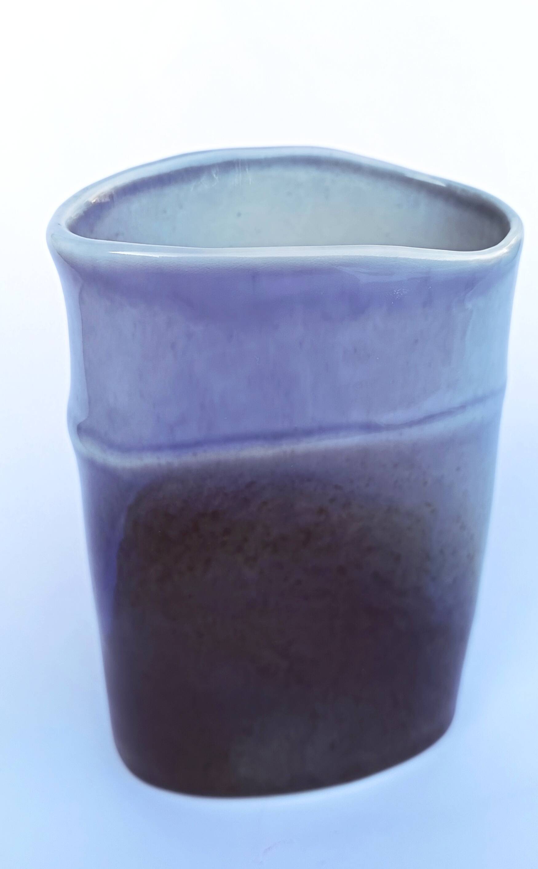 Virebent ceramic vase