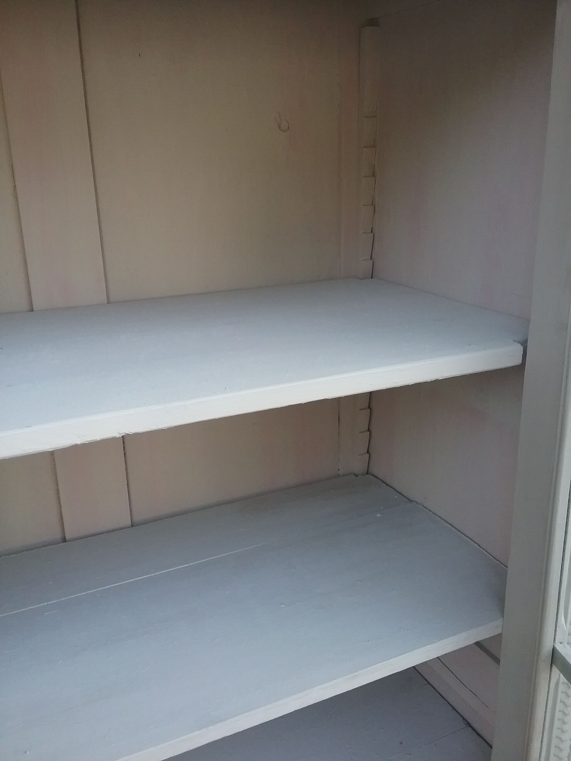 Vintage Parisian showcase