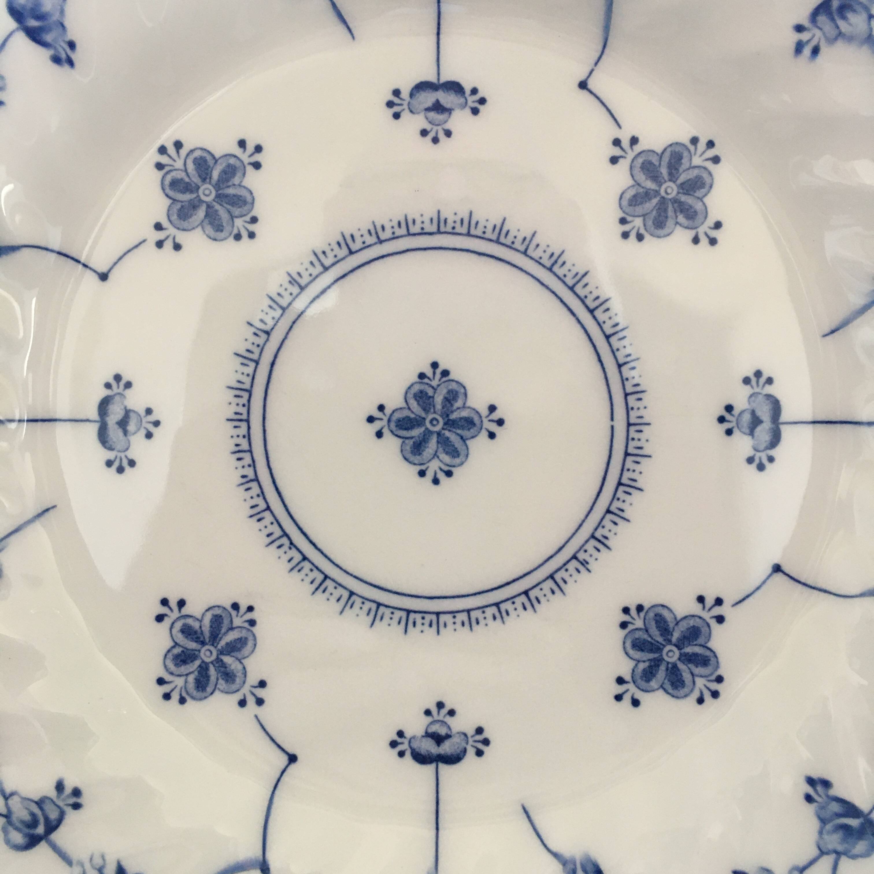 Lot de 4 assiettes en porcelaine anglaise